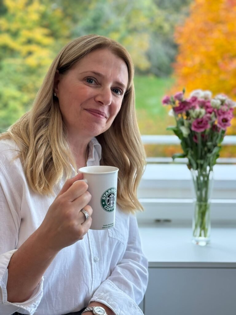 Ilana Jankowitz reflecting on her journey from financial scarcity to money coaching