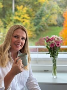 Ilana Jankowitz, Mindful Money Coaching, available for enquiries and breakthrough calls
